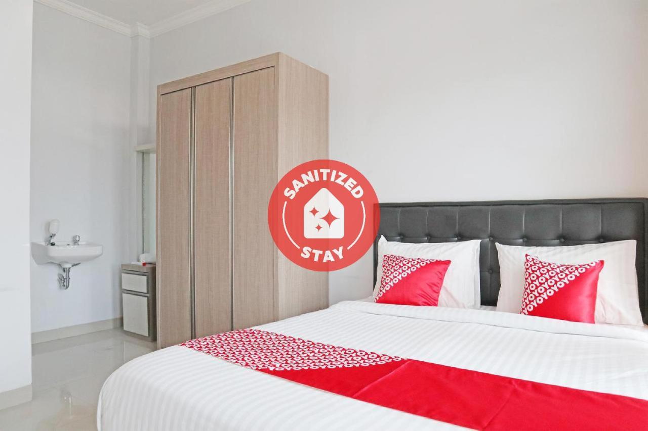 Oyo 1649 Grya Lavinsa Otel Padang  Dış mekan fotoğraf