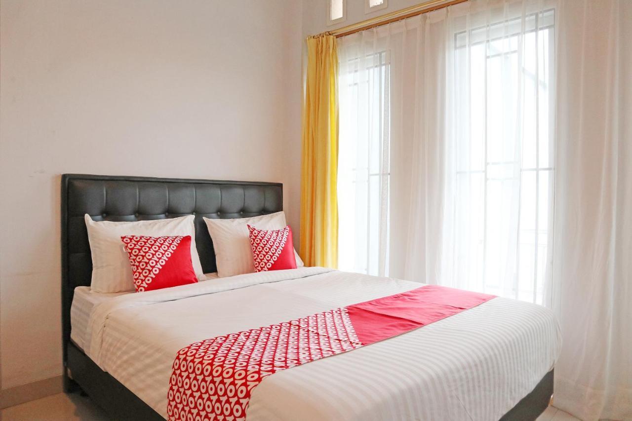 Oyo 1649 Grya Lavinsa Otel Padang  Dış mekan fotoğraf