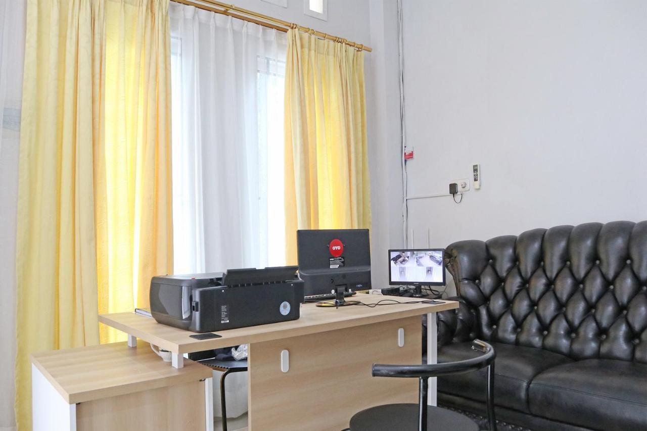 Oyo 1649 Grya Lavinsa Otel Padang  Dış mekan fotoğraf