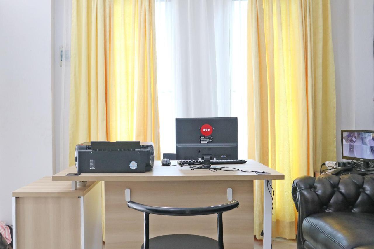 Oyo 1649 Grya Lavinsa Otel Padang  Dış mekan fotoğraf