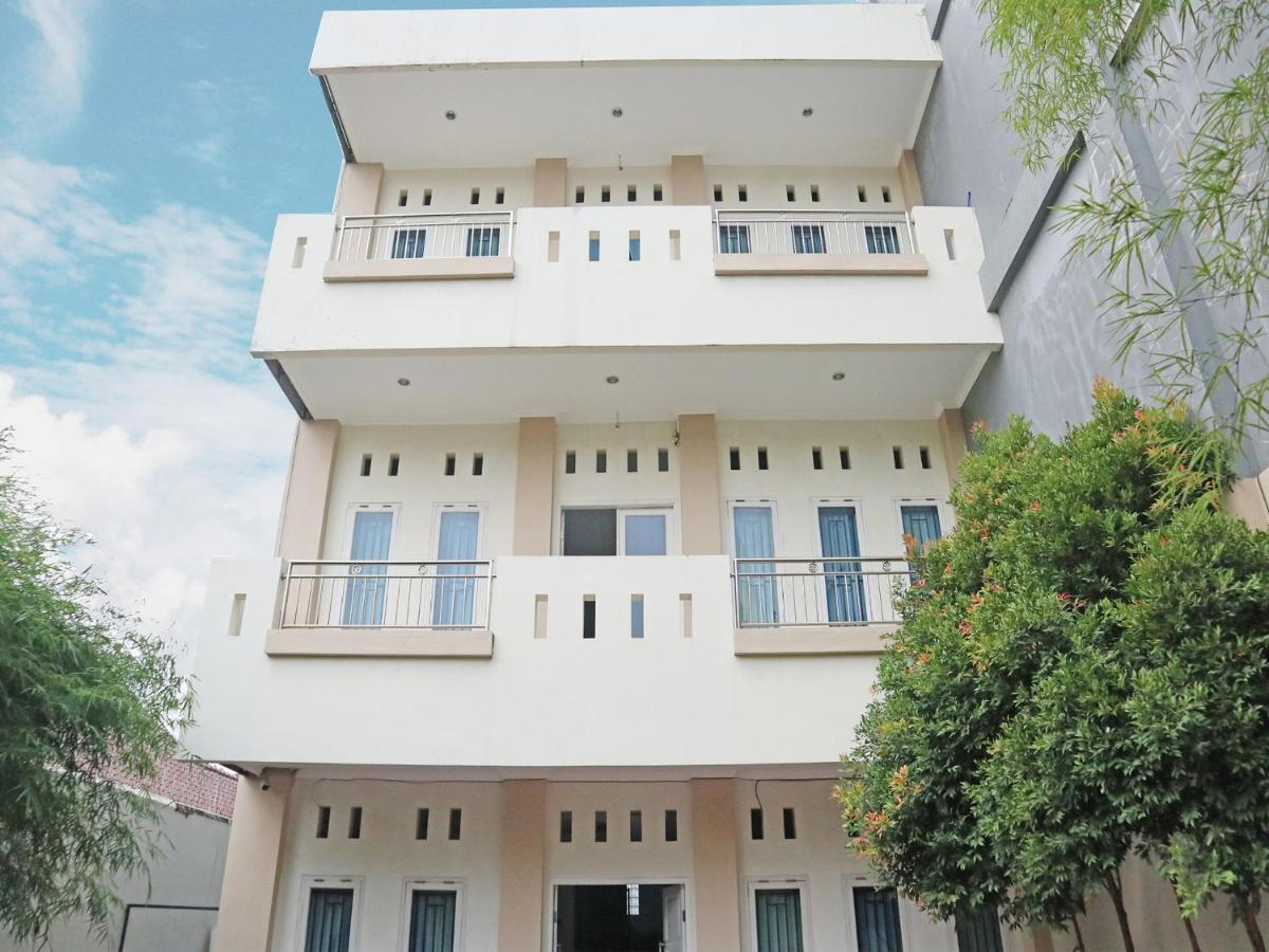 Oyo 1649 Grya Lavinsa Otel Padang  Dış mekan fotoğraf