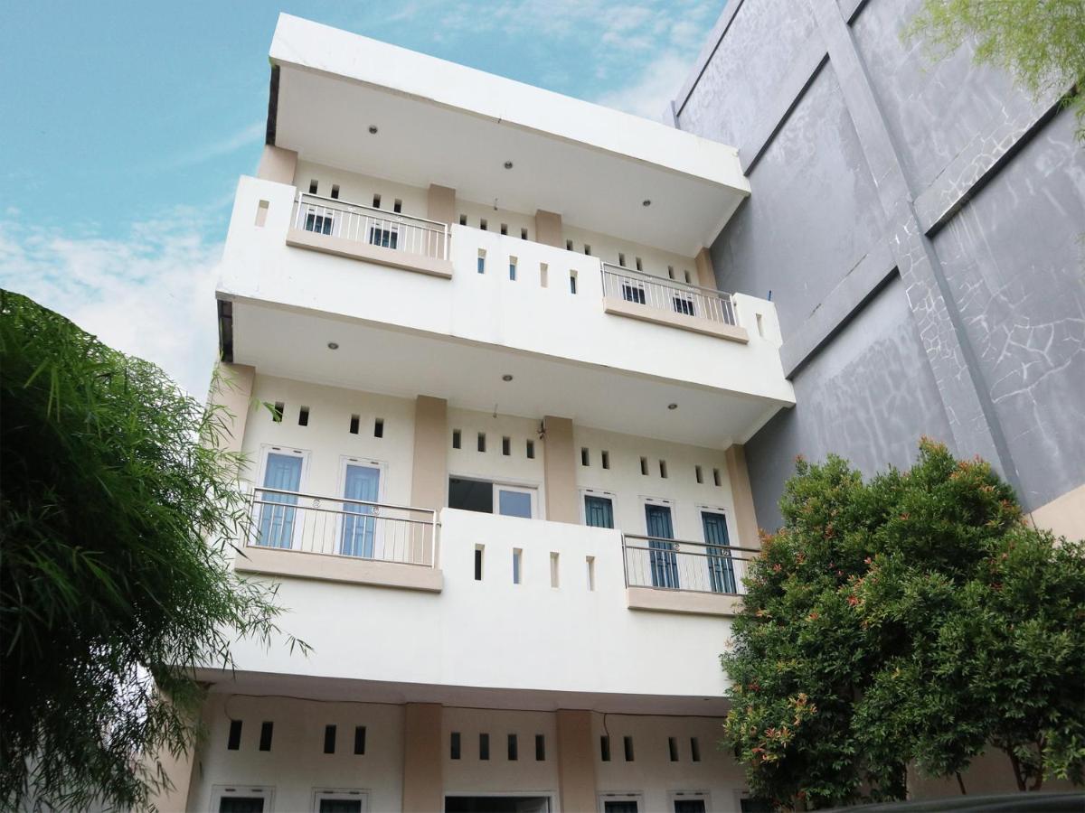 Oyo 1649 Grya Lavinsa Otel Padang  Dış mekan fotoğraf