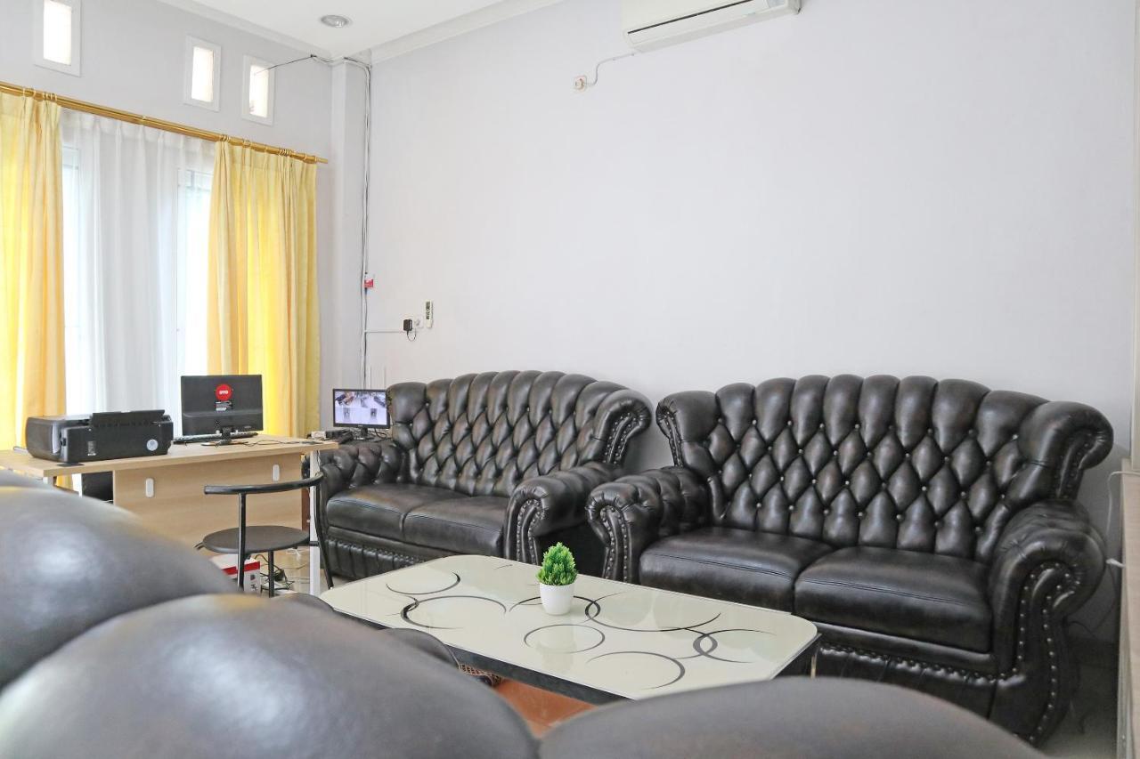 Oyo 1649 Grya Lavinsa Otel Padang  Dış mekan fotoğraf