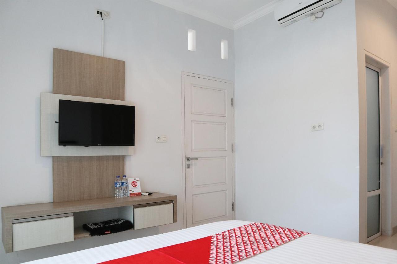 Oyo 1649 Grya Lavinsa Otel Padang  Dış mekan fotoğraf