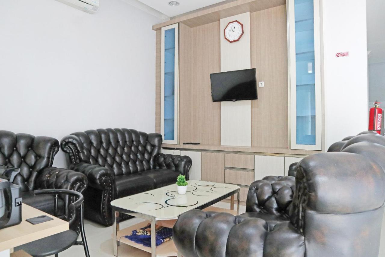 Oyo 1649 Grya Lavinsa Otel Padang  Dış mekan fotoğraf