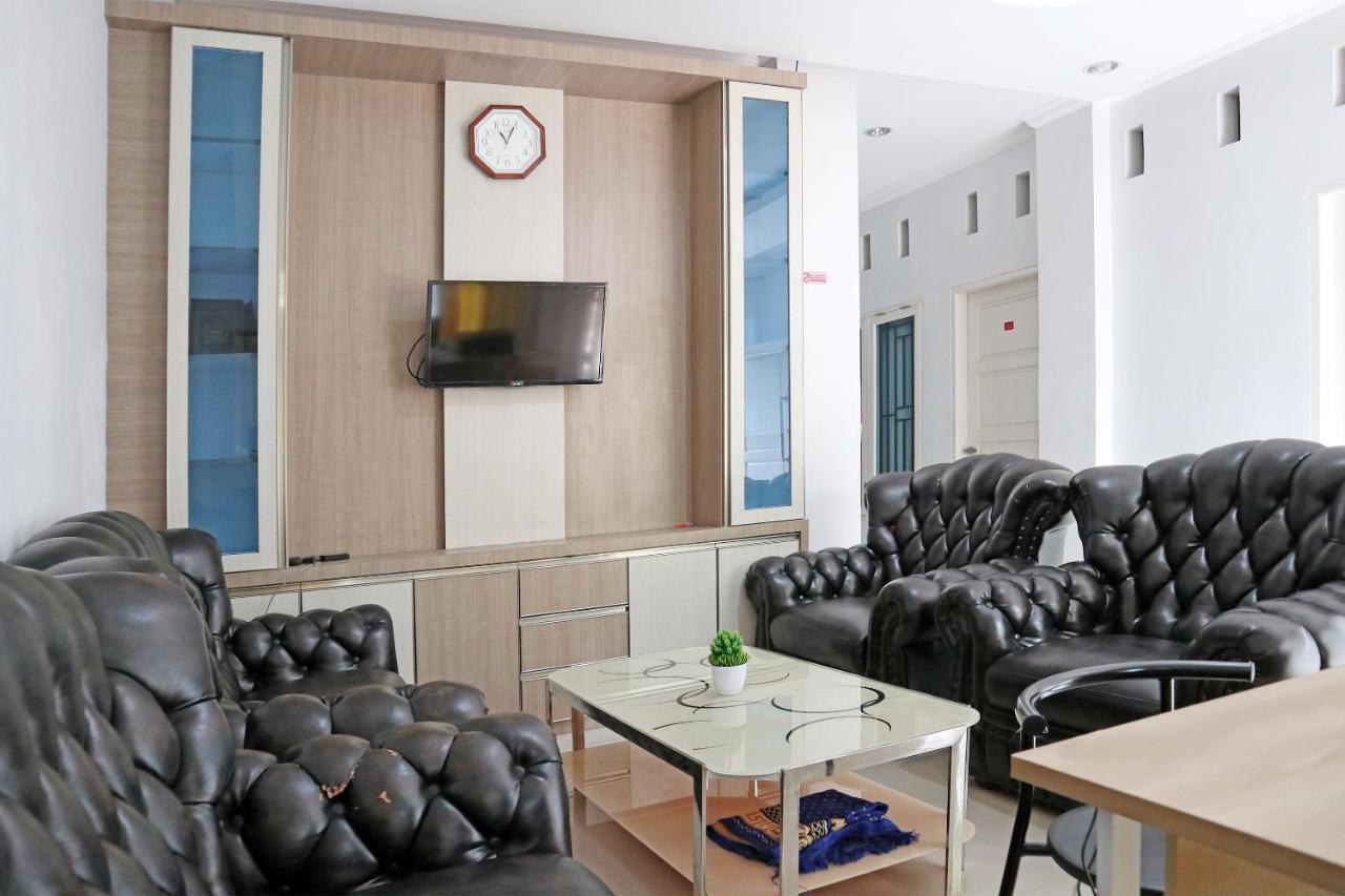 Oyo 1649 Grya Lavinsa Otel Padang  Dış mekan fotoğraf
